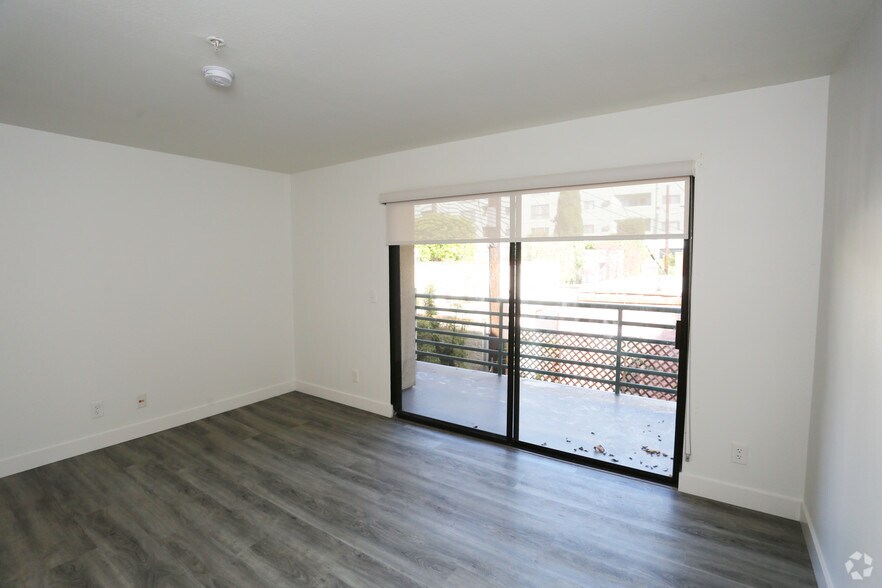 More Photos Of 8815 Cynthia St, West Hollywood Apartments For Sale