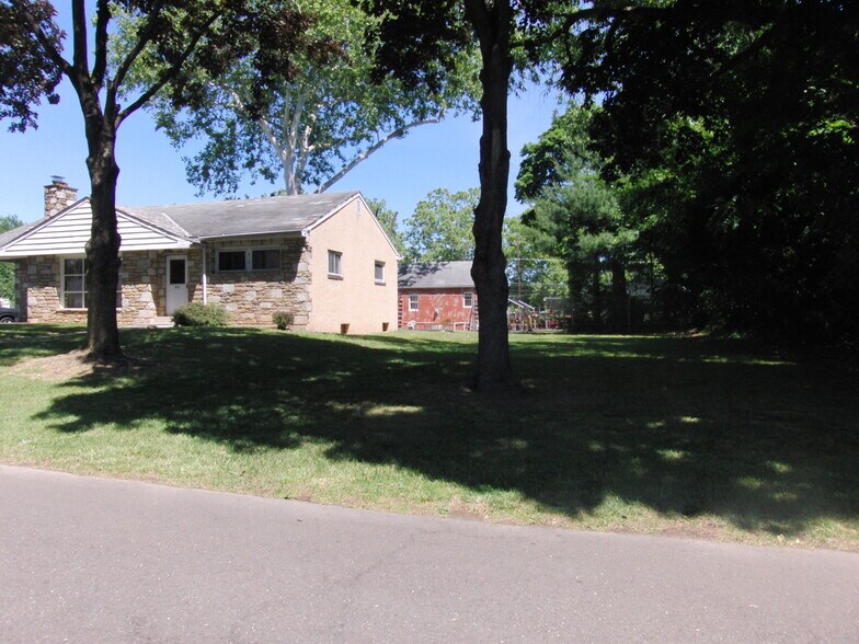 More Photos Of 921 Bath Rd, Bristol Garden Center For Sale