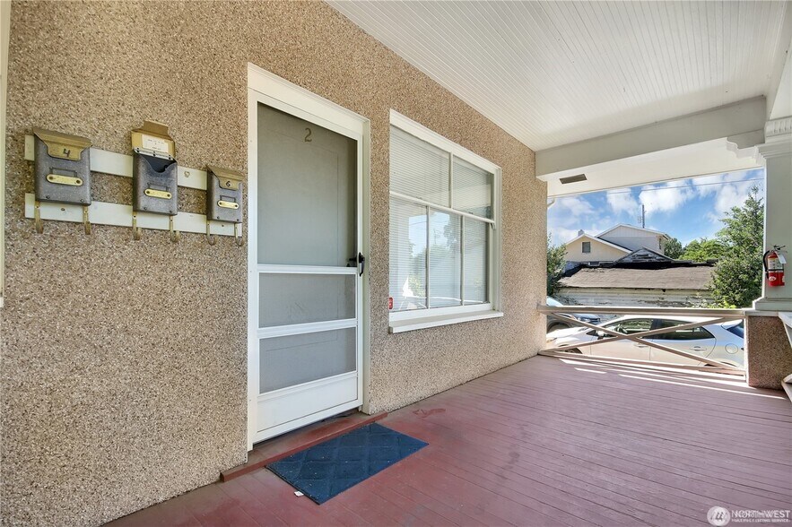 More Photos Of 506 1st St SW, Auburn Apartments For Sale