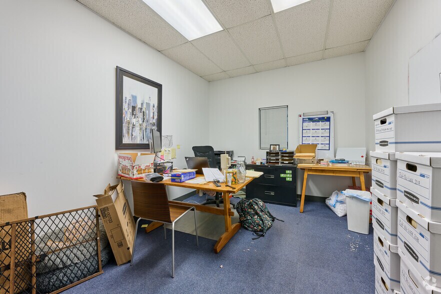 More Photos Of 107 Norris Dr, Rochester Warehouse For Lease