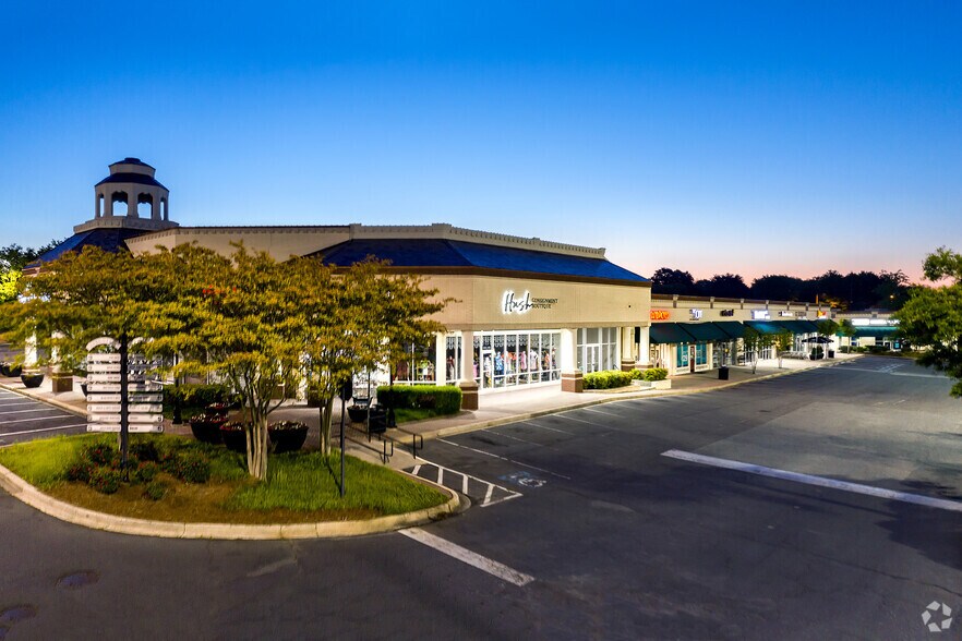 More Photos Of 3333-3351 Pineville Matthews Rd, Charlotte Unknown For Lease
