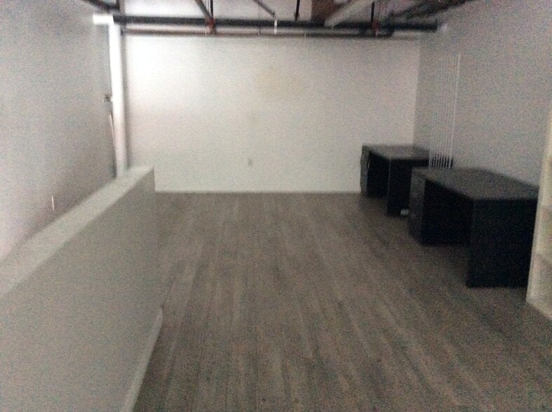 More Photos Of 921 Crocker St, Los Angeles Storefront Retail Office For Sale