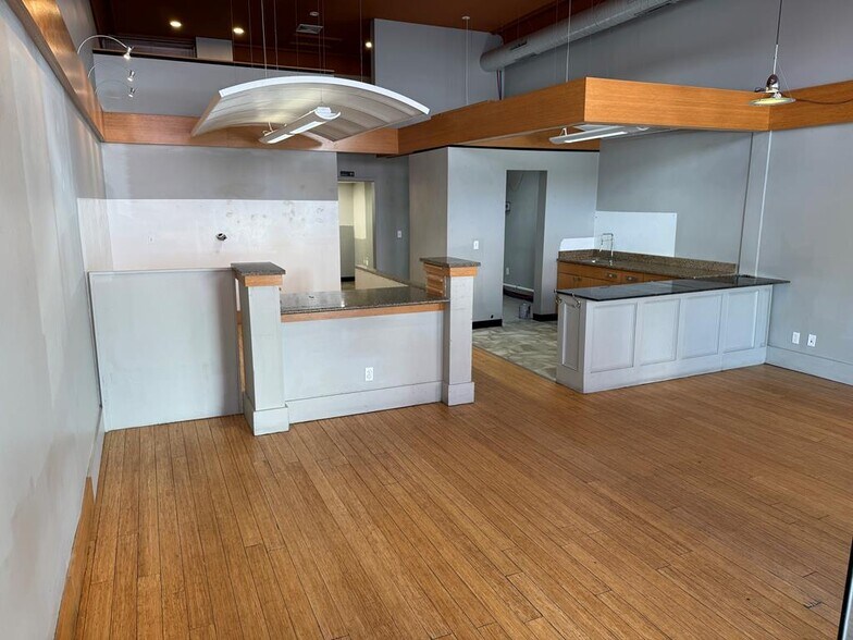 More Photos Of 108 E Jackson St, Thomasville Loft Creative Space For Sale