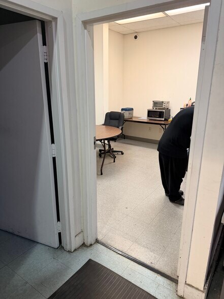 More Photos Of 19 Shea Way, Newark Light Manufacturing For Lease