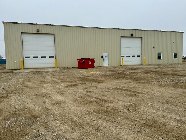 More Photos Of 601 Gilbertson St SE, Tioga Warehouse For Lease