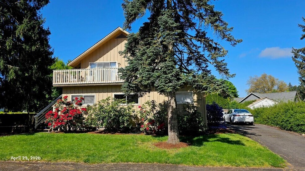 Primary Photo Of 490 Walnut Ln, Eugene Apartments For Sale