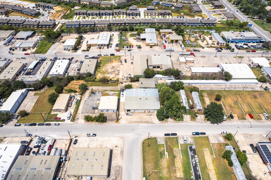 More Photos Of 6627 Topper Rdg, San Antonio Warehouse For Lease