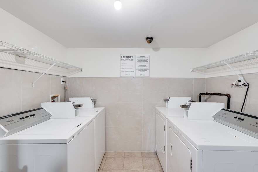 More Photos Of 10430 39th Ave, Corona Apartments For Sale