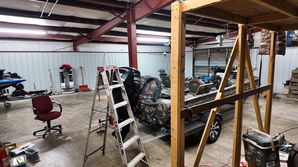 More Photos Of 45 Job Corp Rd, Pine Knot Flex For Sale