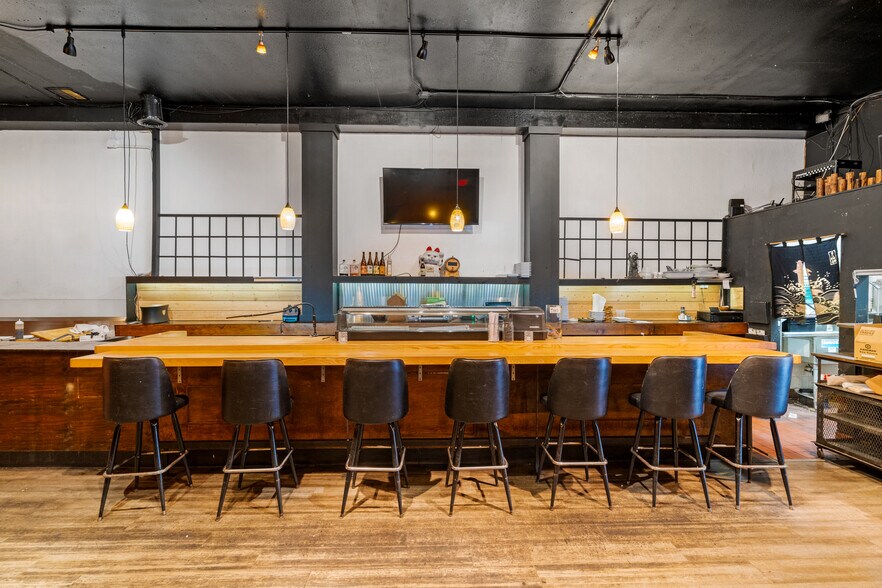 More Photos Of 1065 14th St, San Diego Storefront For Sale