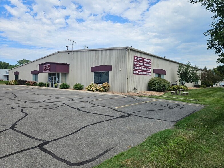 Primary Photo Of 100 19th St NW, Willmar Showroom For Sale