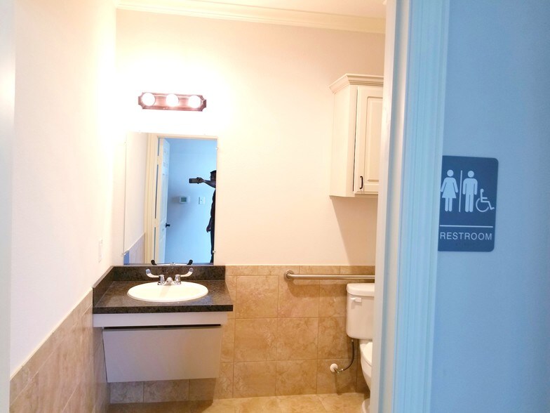 More Photos Of 8951 Collin McKinney Pky, McKinney Unknown For Lease