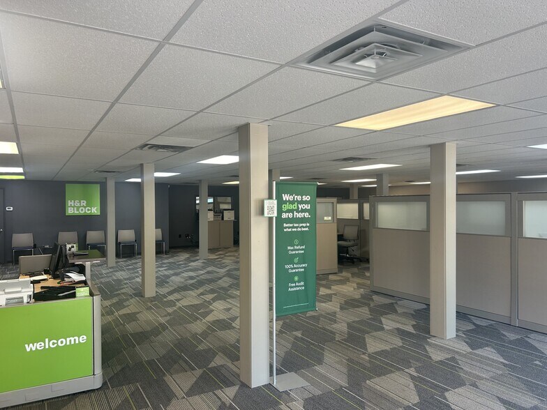 More Photos Of 2413 Crill Ave, Palatka Office For Sale