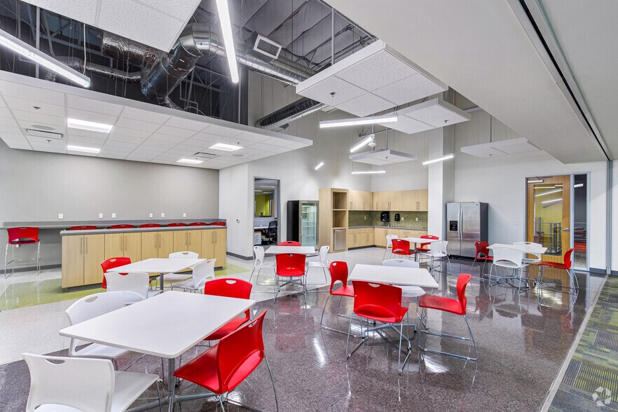 More Photos Of 5475 S Decatur Blvd, Las Vegas Research And Development For Lease