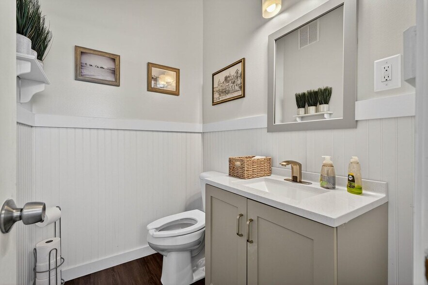 More Photos Of 325 S Yonge St, Ormond Beach Medical For Sale