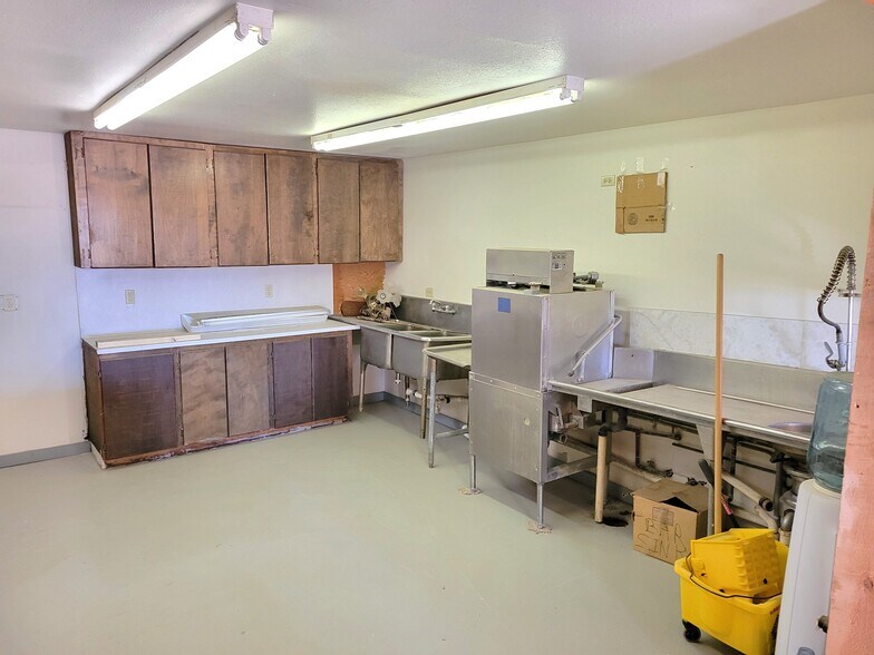 More Photos Of 7526 County Road 50, Center Hospitality For Sale