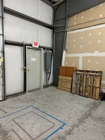 More Photos Of 180 Prosperity Dr, Winchester Flex For Sale