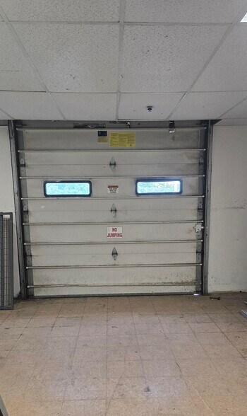 More Photos Of 621 E Brighton Ave, Syracuse Distribution For Lease