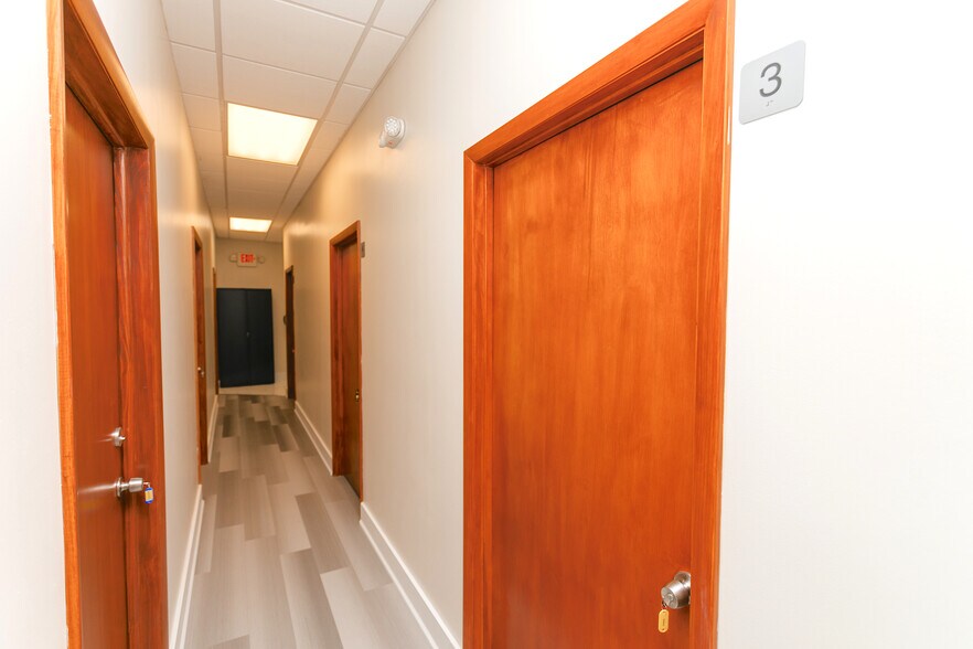 More Photos Of 1911 Harrison St, Hollywood Medical For Lease