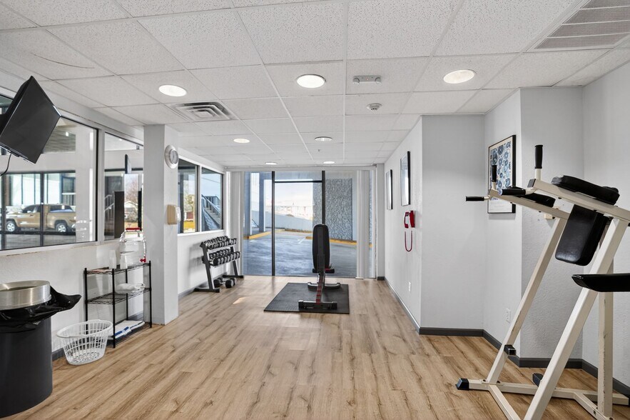 More Photos Of 1835 W Highway 76, Branson Hotel For Sale