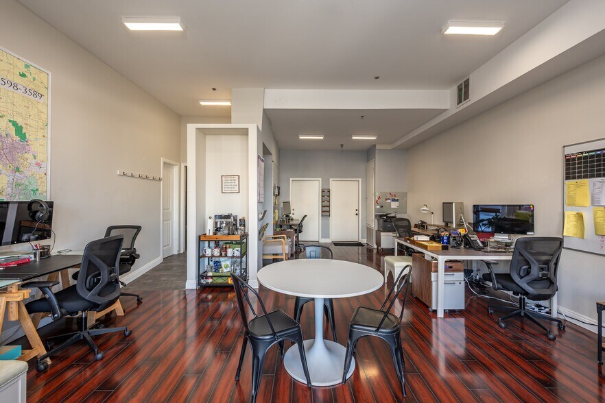 More Photos Of 4741 Point Loma Ave, San Diego Storefront Retail Residential For Sale