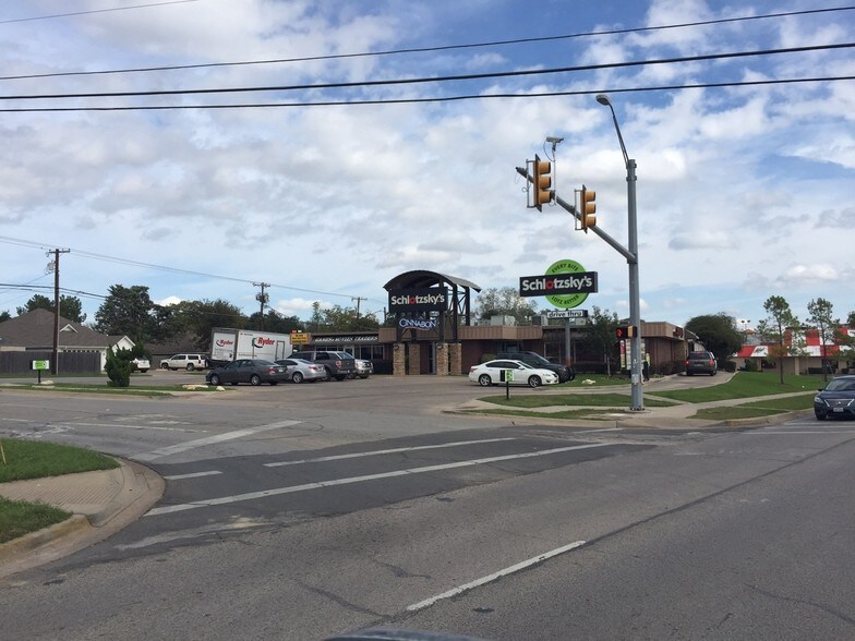 More Photos Of 1216 W Henderson St, Cleburne Freestanding For Lease