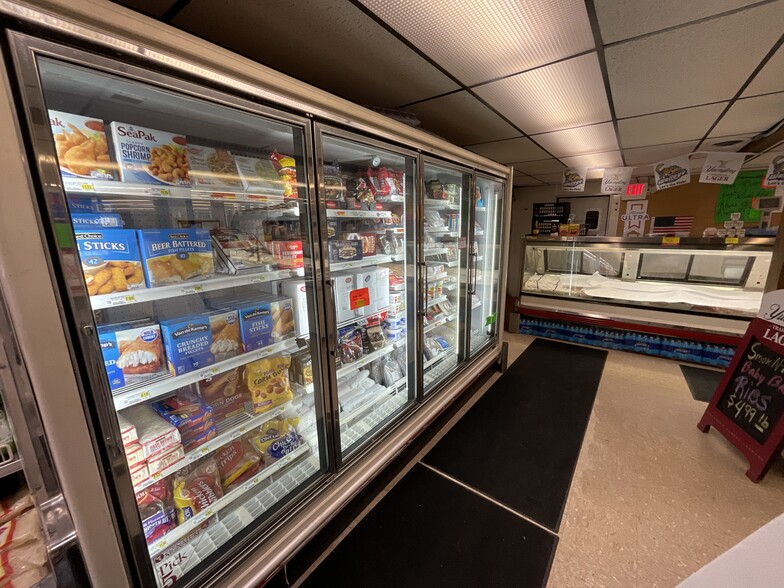 More Photos Of 56 N Howard Rd, Curtice Supermarket For Sale