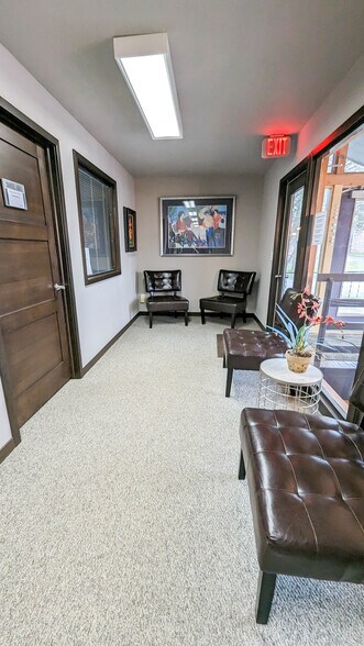 More Photos Of 529 Greene Ave, Green Bay Office For Lease