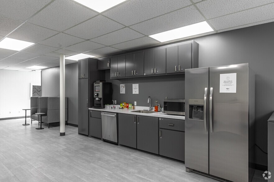 More Photos Of 7 Briercroft Office Park, Lubbock Coworking Space