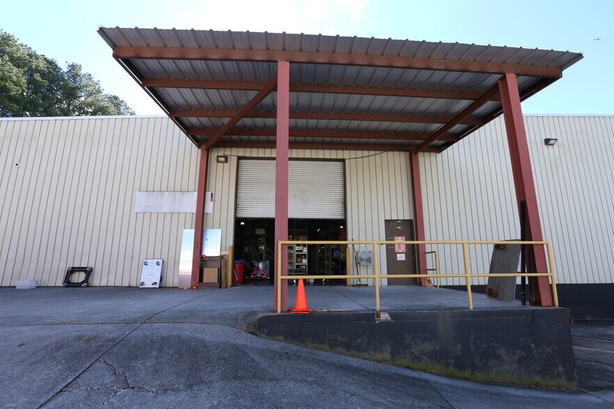 More Photos Of 3042 Matlock Dr NW, Kennesaw Warehouse For Sale