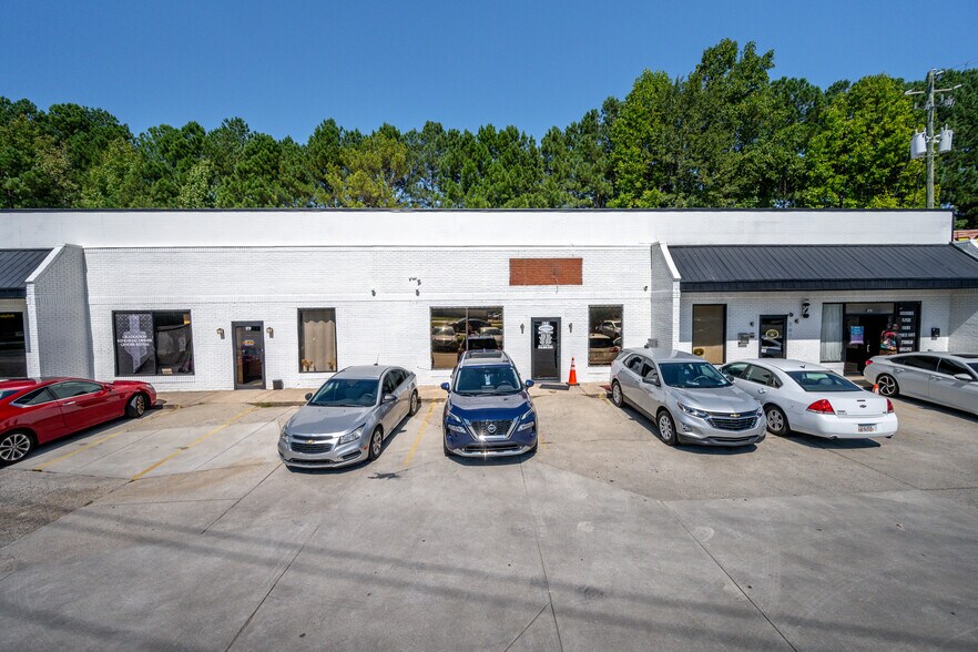 More Photos Of 565-595 Garden Walk Blvd, Atlanta Freestanding For Sale