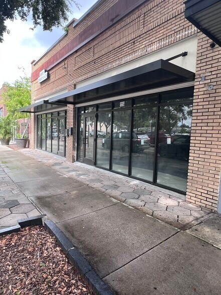 Primary Photo Of 515-519 Dr Martin Luther King Jr St N, Saint Petersburg Storefront For Lease