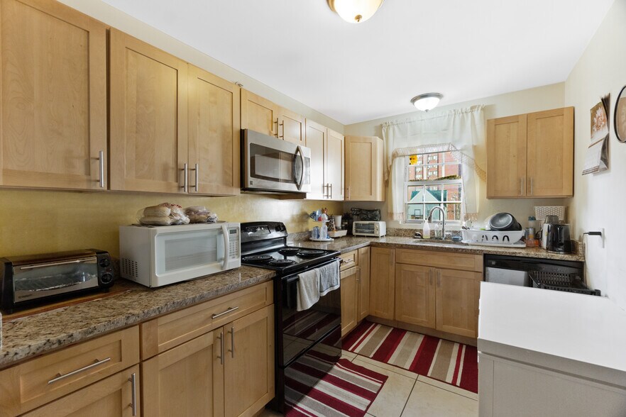 More Photos Of 71-79 Wood Ave, Bridgeport Storefront Retail Residential For Sale