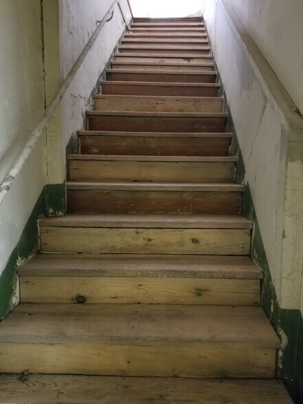 More Photos Of 425 E 58th St, Los Angeles Warehouse For Lease