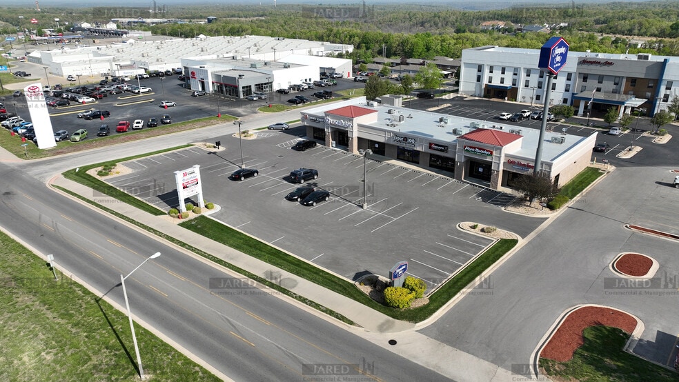 More Photos Of 151 Saint Robert Blvd, Saint Robert Storefront For Lease