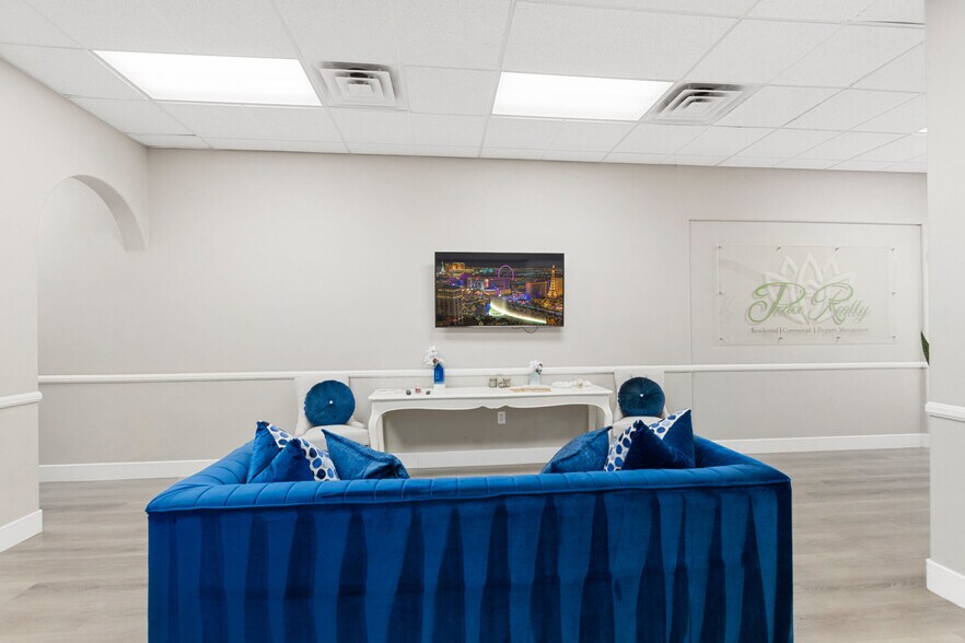 More Photos Of 7656 W Sahara Ave, Las Vegas Medical For Lease