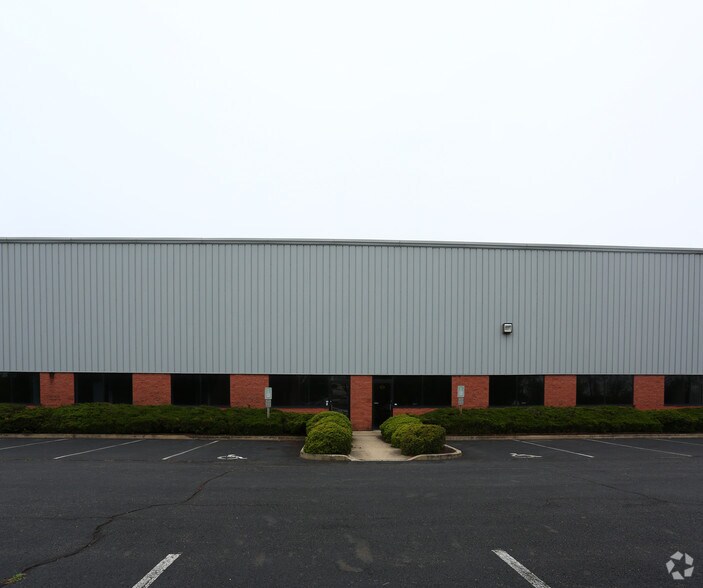 More Photos Of 2303 Garry Rd, Cinnaminson Warehouse For Lease
