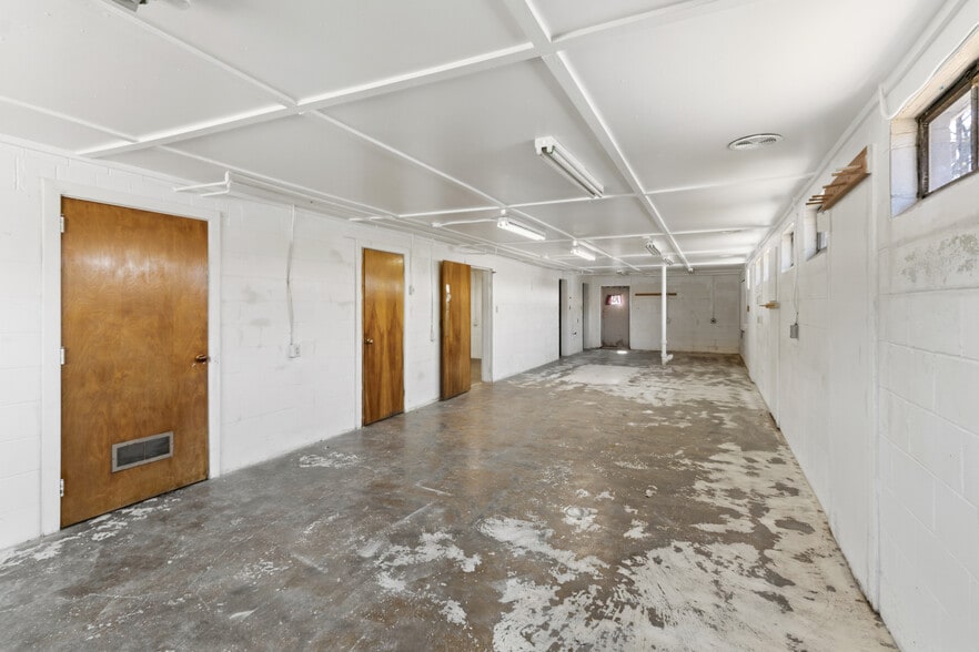 More Photos Of 4720 Springfield St, Dayton Office For Sale