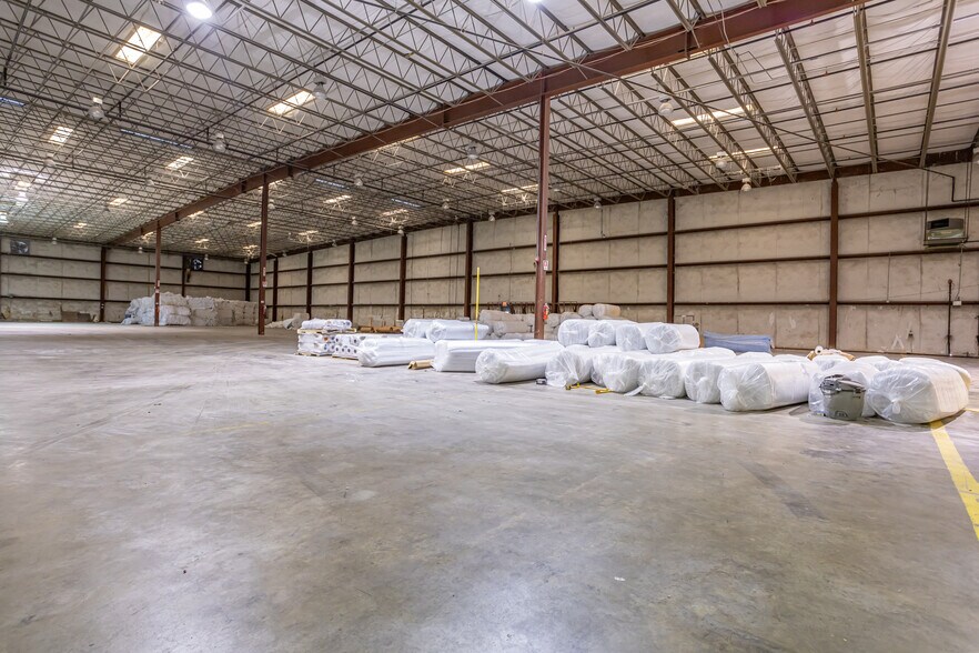 More Photos Of 601 McDuffie Ave, Selma Warehouse For Lease