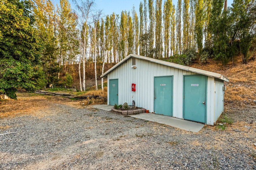 More Photos Of 401 Parkway Dr, Rock Island Manufactured Housing Mobile Home Park For Sale