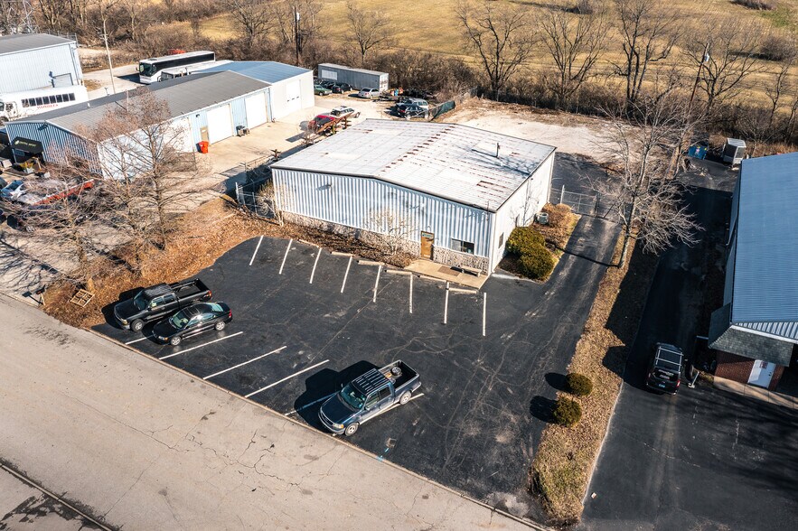 More Photos Of 136 Eisenhour Ct, Nicholasville Warehouse For Lease