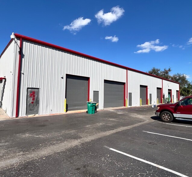 More Photos Of 5681 Derek Ave, Sarasota Warehouse For Lease