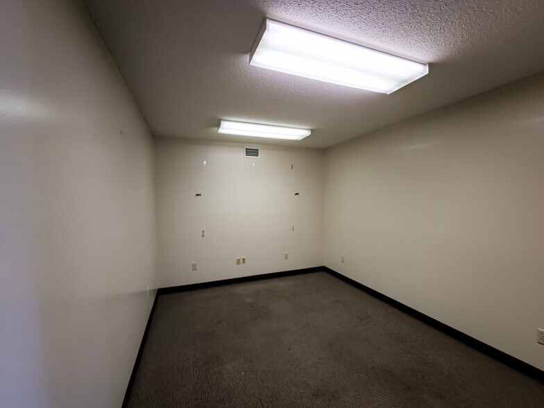 More Photos Of 2773 Marshall Dr, Tifton Warehouse For Sale