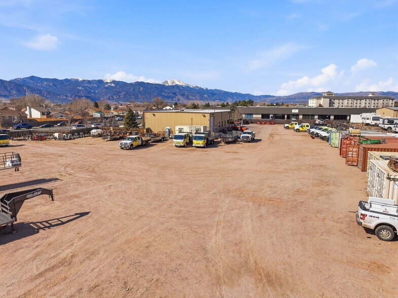 More Photos Of 1925 Aeroplaza Dr, Colorado Springs Warehouse For Lease