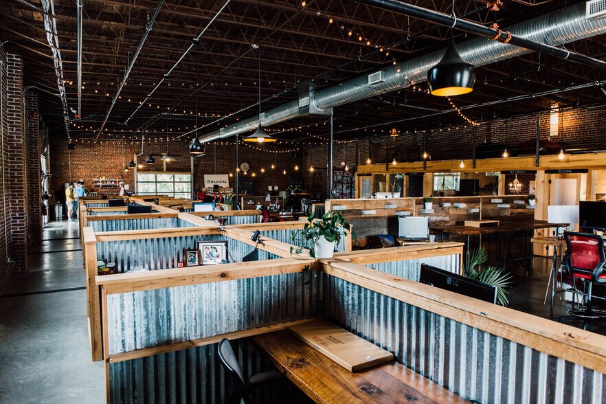 More Photos Of 25 Delano Dr, Greenville Restaurant For Lease
