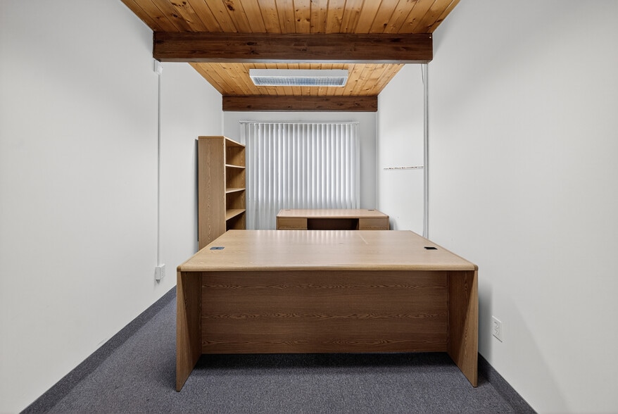 More Photos Of 6730 Townline Rd, Mattydale Light Manufacturing For Sale