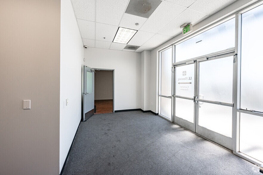 More Photos Of 1601 W Mission Blvd, Pomona Distribution For Lease
