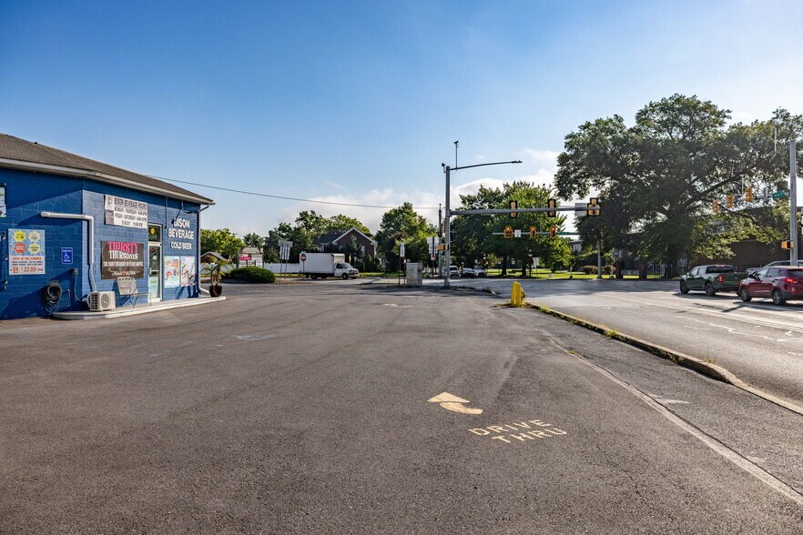 More Photos Of 910 W Market St, Lewisburg Freestanding For Sale
