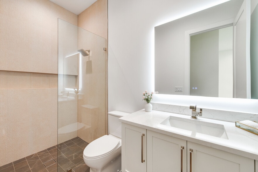 More Photos Of 3233 64th St SW, Naples Apartments For Sale