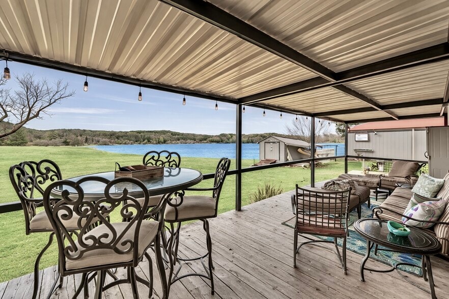 More Photos Of 2013 Bedford Ct, Weatherford Hospitality For Sale